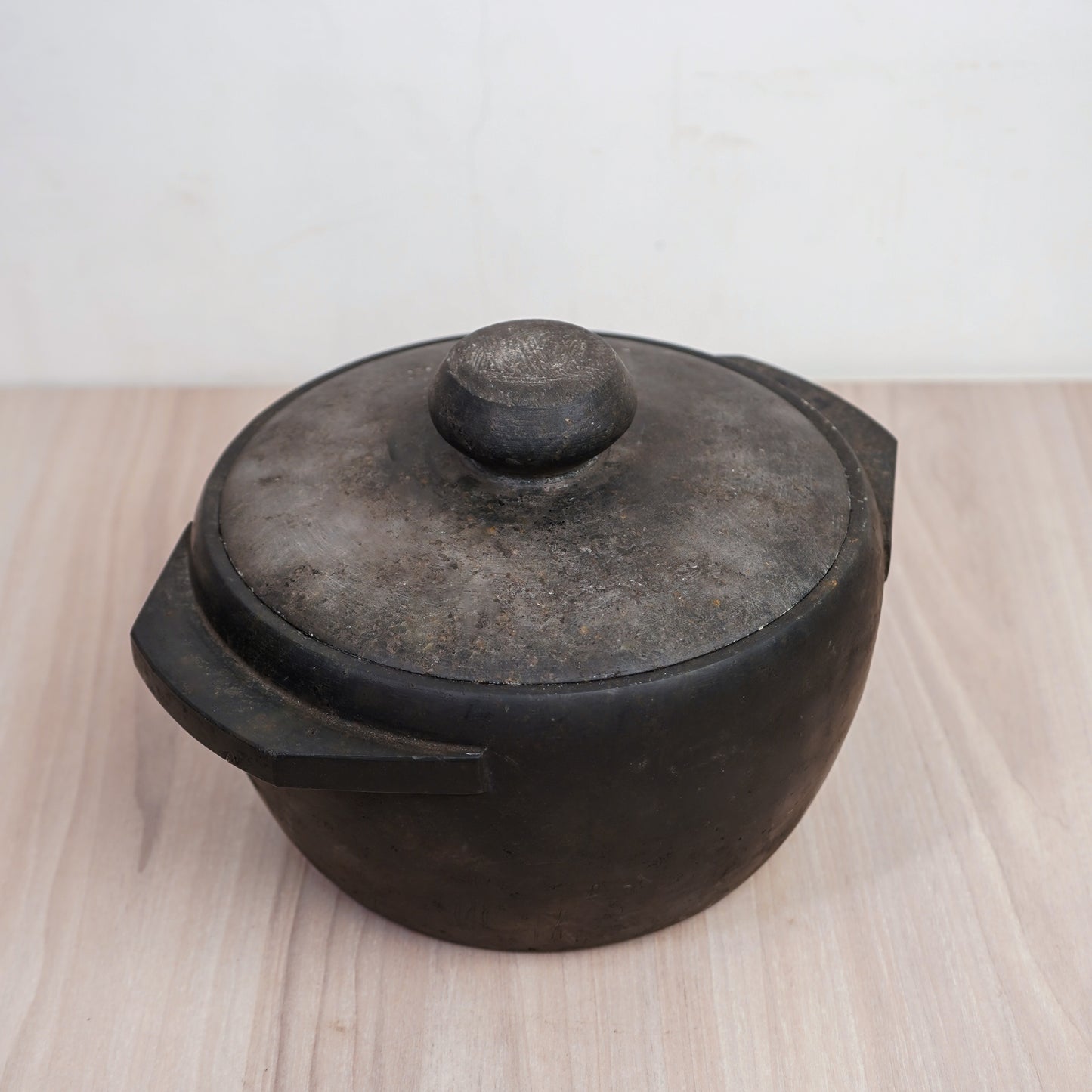 Seasoned Soapstone Cook Pot with Lid (Nila Model)