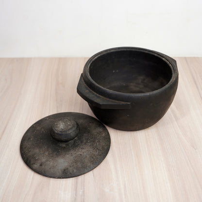 Seasoned Soapstone Cook Pot with Lid (Nila Model)