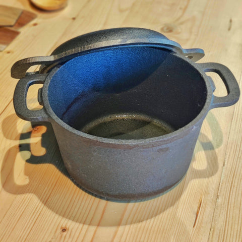 Seasoned Cast Iron Dutch Oven